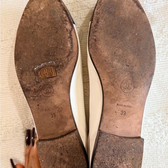 Chanel Women's White and Black Ballet Flats - Picture 4 of 7